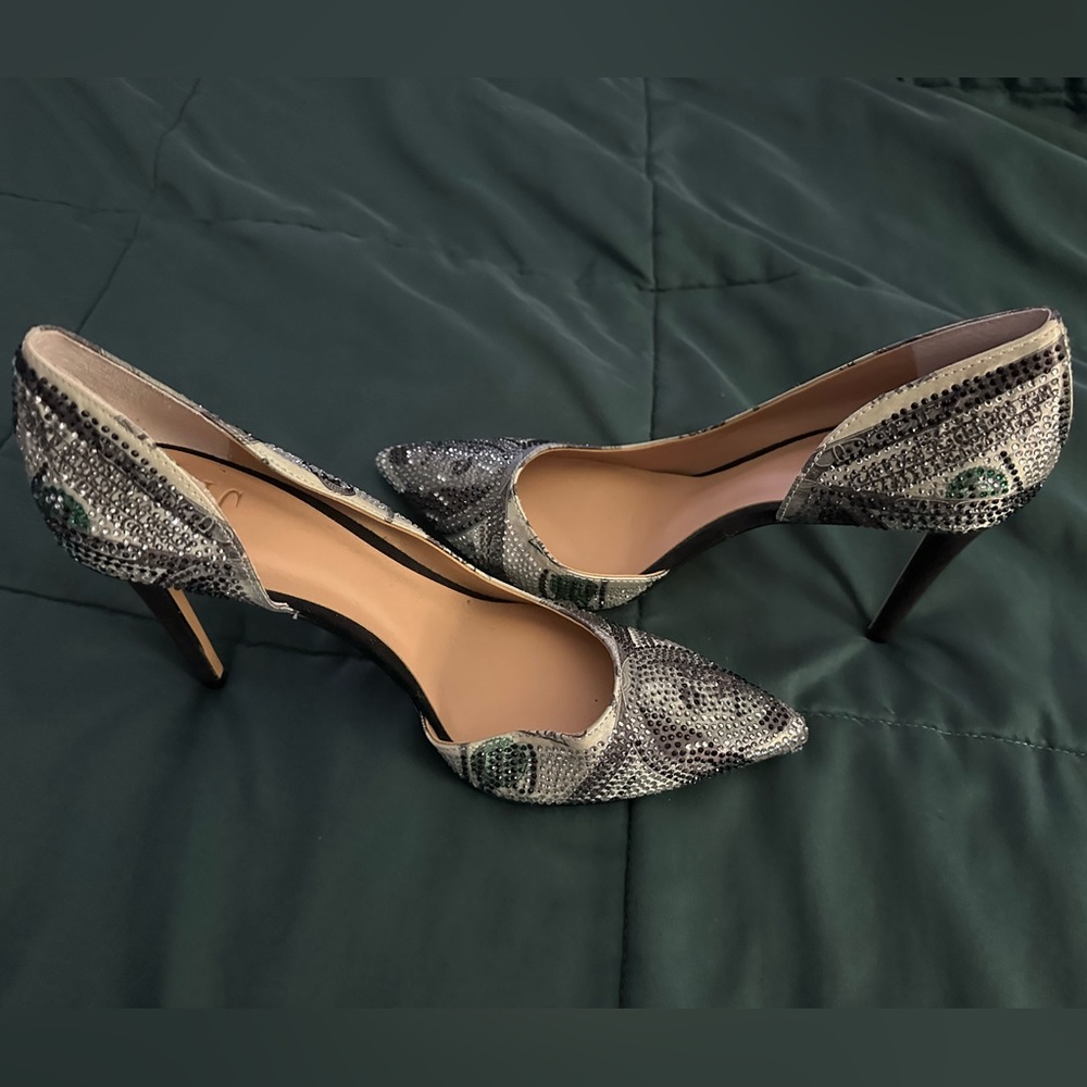 Money print glitter pumps by INC